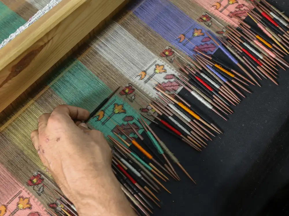 معرفی شغل شال‌بافی